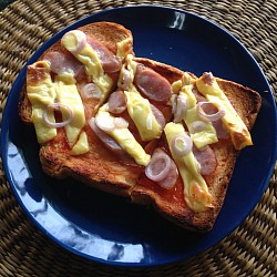 Pizza Tost [price 70THB]